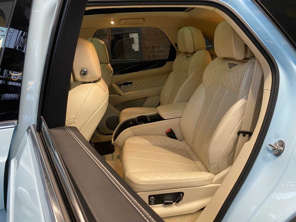 Bentley Bentayga 6.0 W12 608pk 2017, L-083-VV