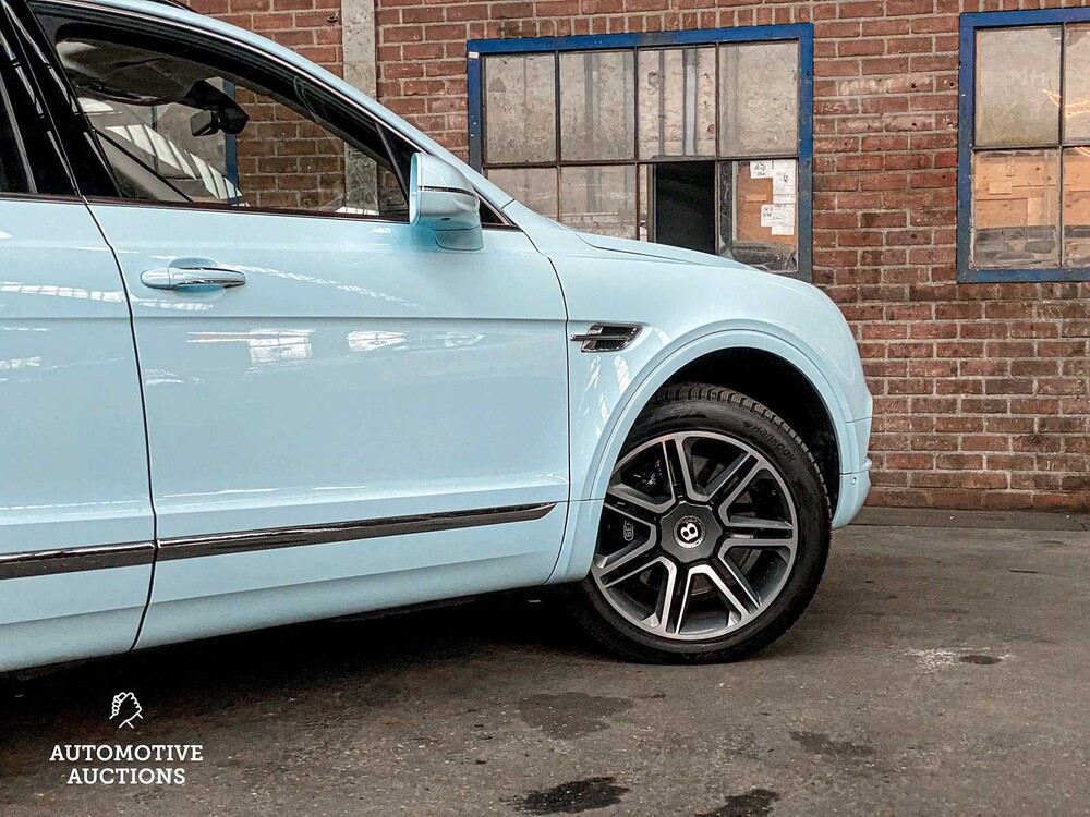 Bentley Bentayga 6.0 W12 608pk 2017, L-083-VV