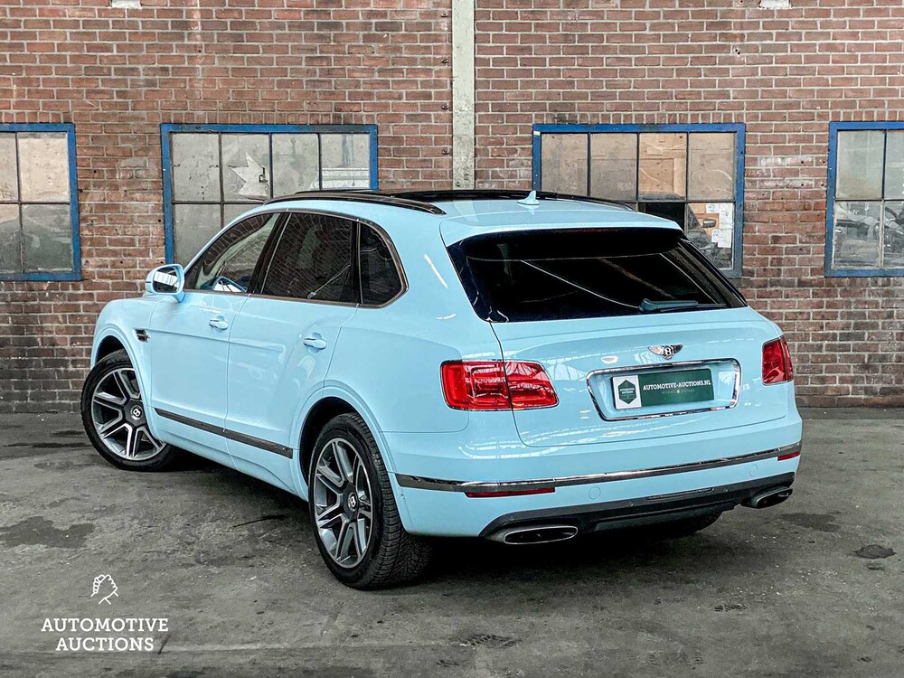 Bentley Bentayga 6.0 W12 608pk 2017, L-083-VV