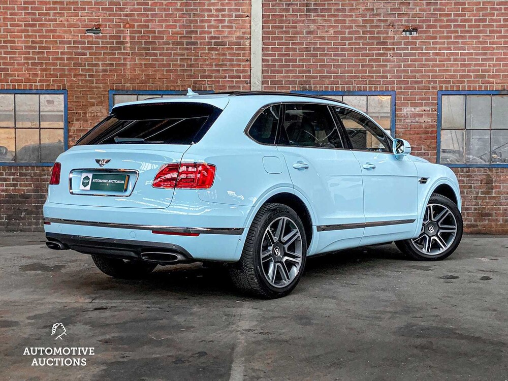 Bentley Bentayga 6.0 W12 608pk 2017, L-083-VV