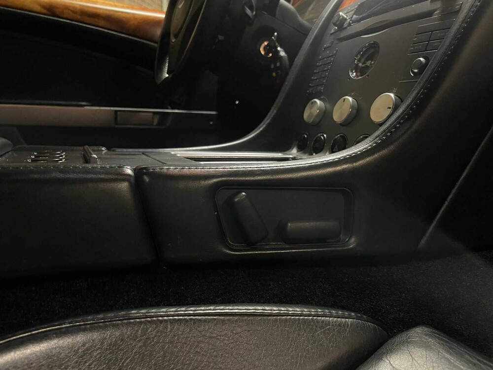 Aston Martin DB9 5.9 V12 Touchtronic 457PS 2006 -Orig. NL-, 71-SH-KN -Youngtimer-