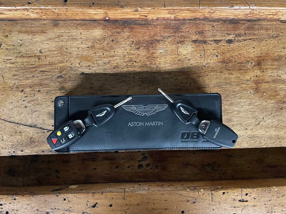 Aston Martin DB9 5.9 V12 Touchtronic 457PS 2006 -Orig. NL-, 71-SH-KN -Youngtimer-