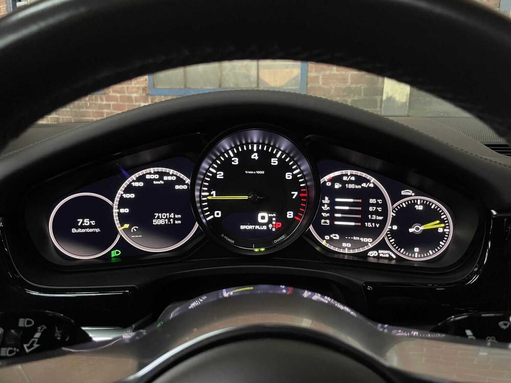 Porsche Panamera 4 E-Hybrid 2.9 V6 462pk Sport-Chrono 2017 ORIG-NL, RB-566-F