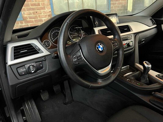 BMW 318d High Executive F30 143hp 2015 3 Series, XV-307-K