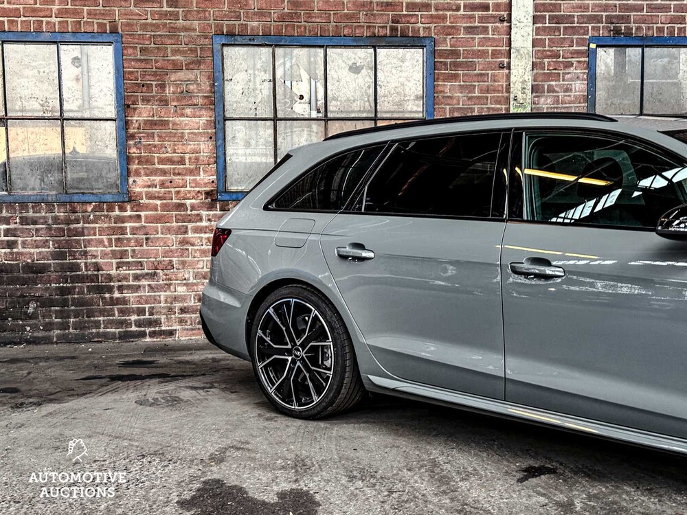 Audi A4 Avant 45 TFSI Quattro Business Edition 265pk 2020, P-565-LT