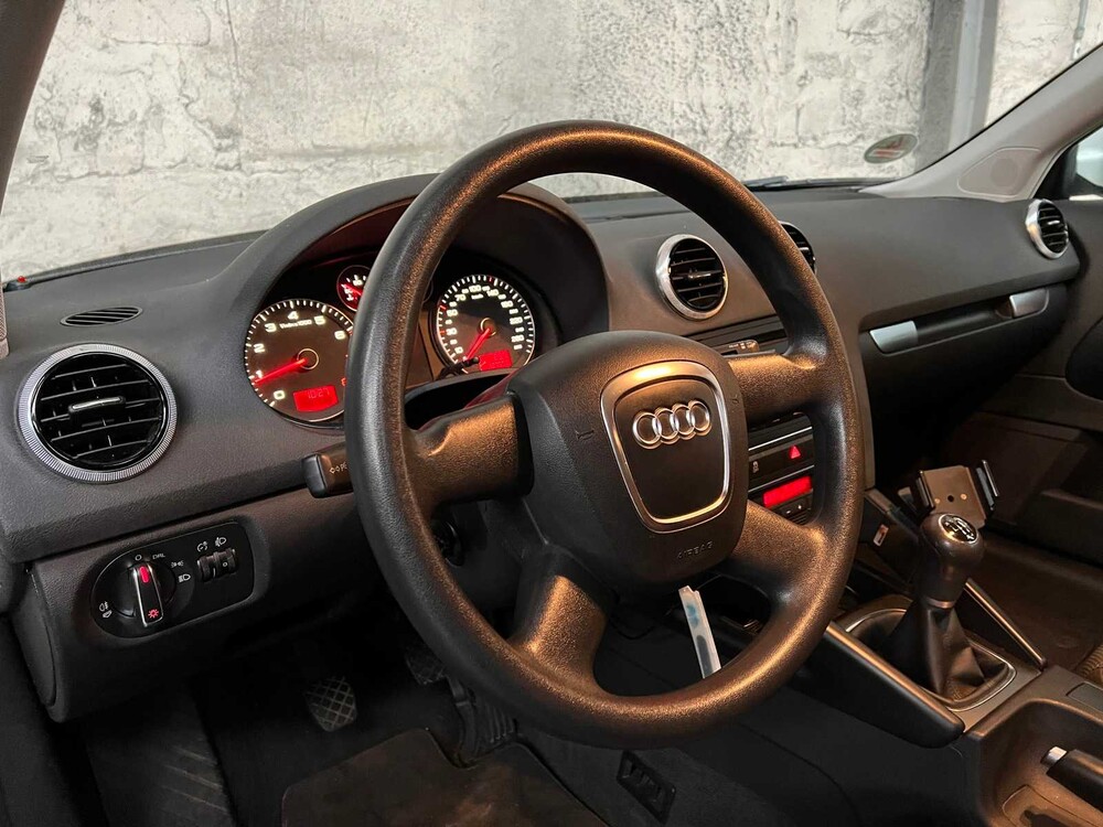 Audi A3 1.6 Attraction 102PS 2010, PK-830-J