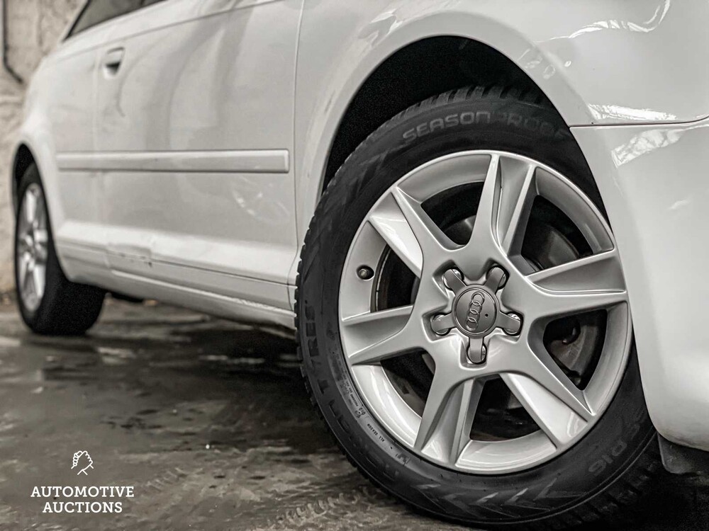 Audi A3 1.6 Attraction 102PS 2010, PK-830-J