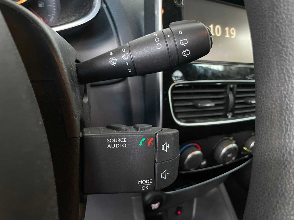 Renault Clio Kombi 1.5 Energy DCI 90 S&S Expression 90PS 2018 -Orig. NL-, TF-029-F