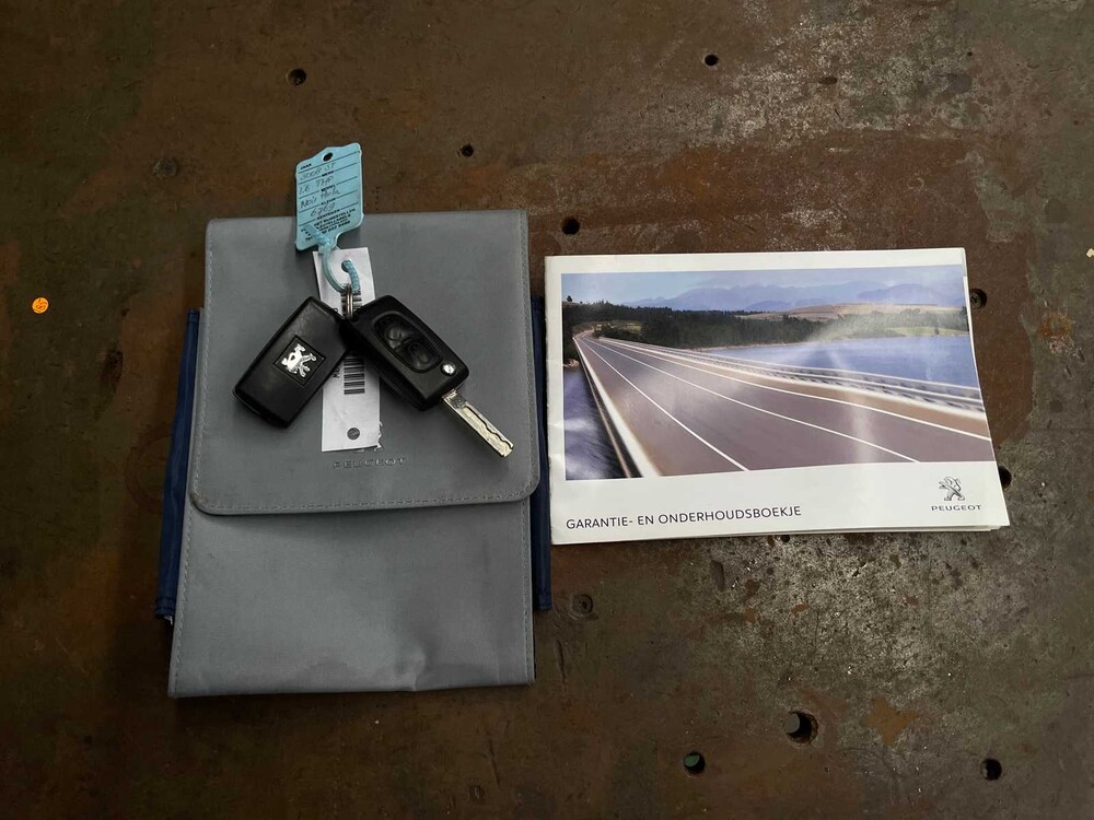 Peugeot 3008 1.6 THP ST 156PS 2011,- Orig. D - 97-RNP-9