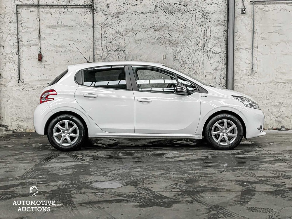 Peugeot 208 1.2 VTi Style 82PS 2014,-Orig. GB- 5-XHL-00