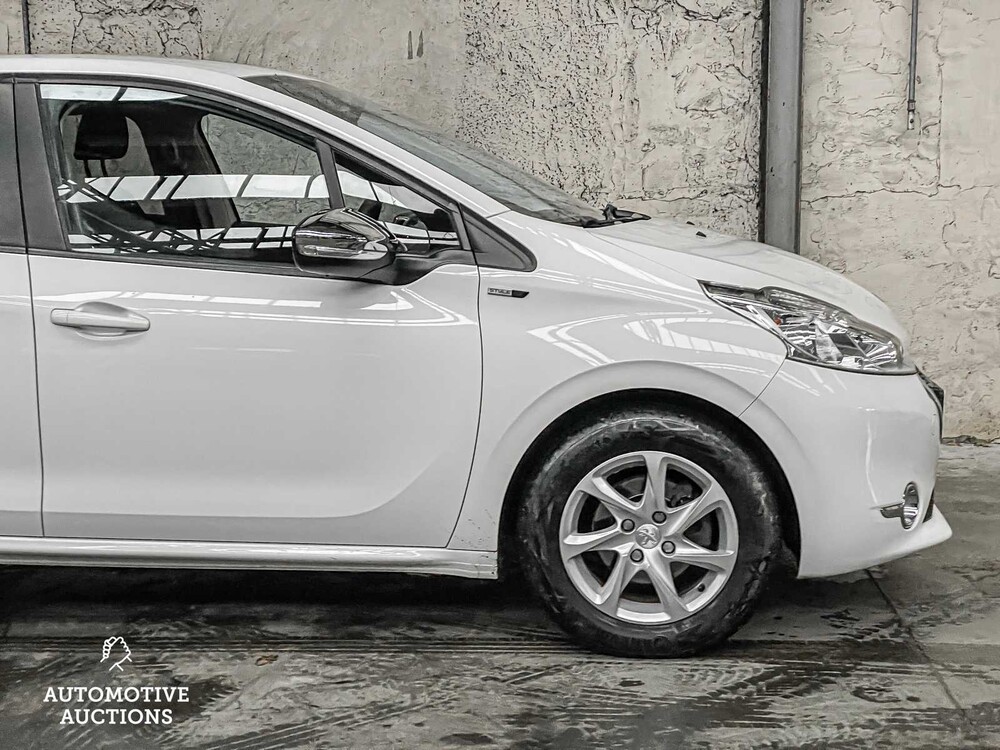 Peugeot 208 1.2 VTi Style 82PS 2014,-Orig. GB- 5-XHL-00