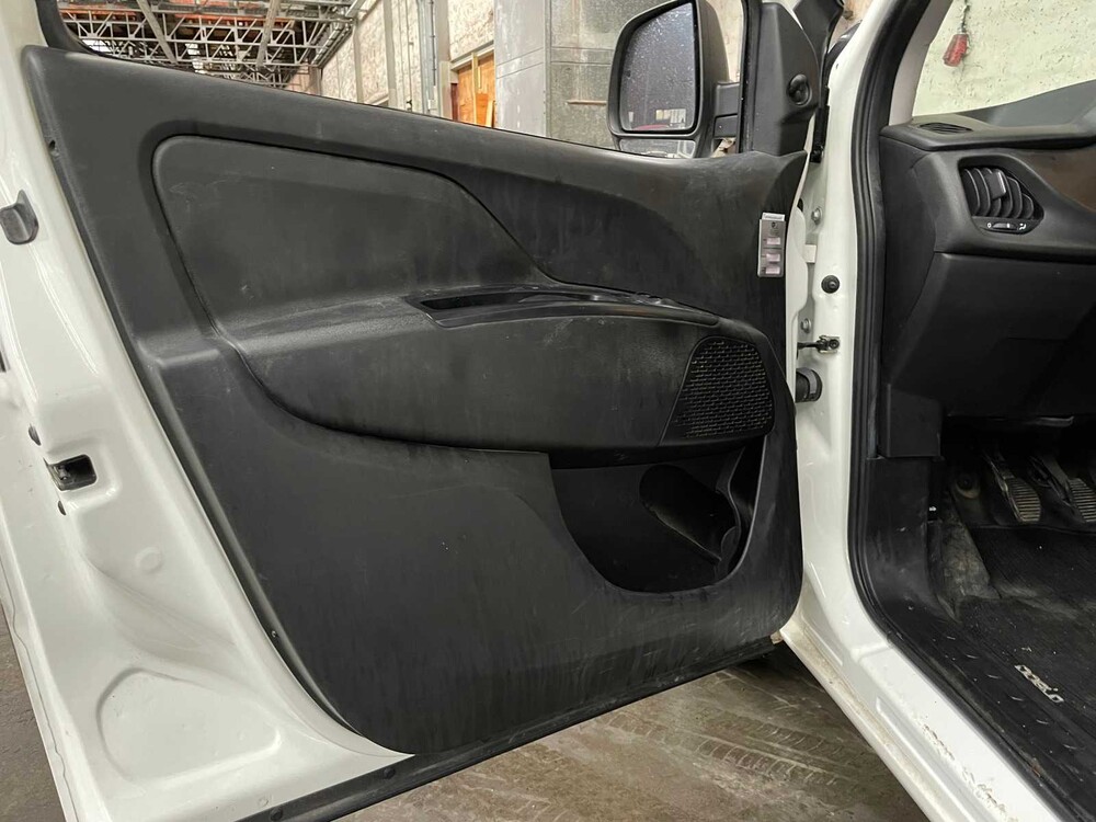 Fiat Doblo Cargo 1.3 MJ L1H1 Aktuelle 80PS 2017,(Erstbesitzer)- Orig. NL- V-117-HS