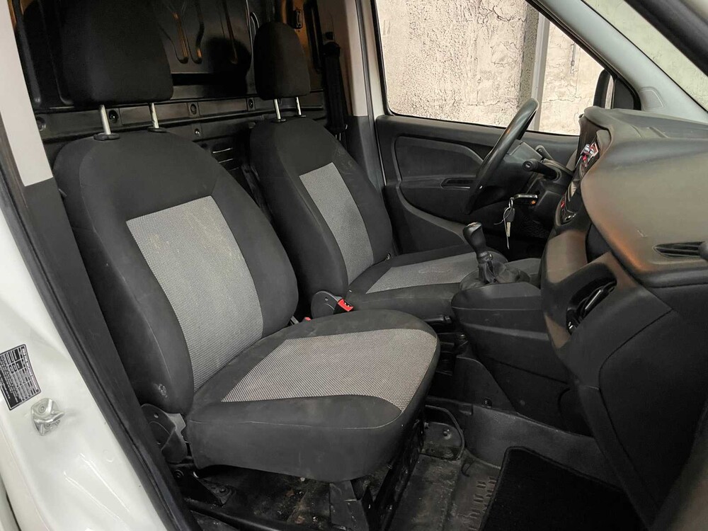 Fiat Doblo Cargo 1.3 MJ L1H1 Aktuelle 80PS 2017,(Erstbesitzer)- Orig. NL- V-117-HS