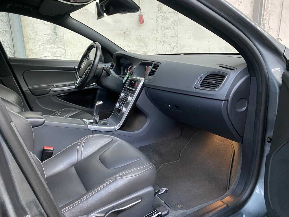 Volvo V60 2.0 D2 Polar+ Dynamic 120PS 2018 -Orig. NL-, SB-091-V