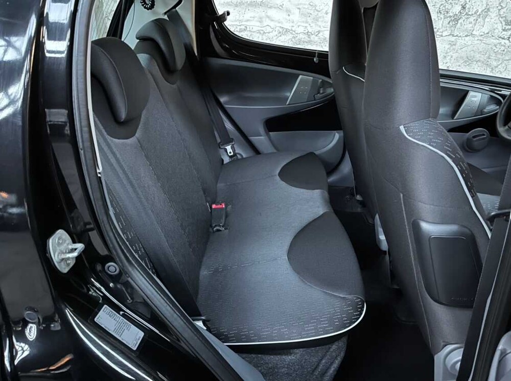 Peugeot 107 1.0-12V XS 68PS 2012 -Orig. GB-, 38-TLR-2-KARTON