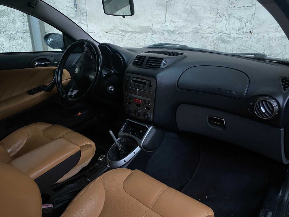 Alfa Romeo GT 2.0 JTS Distinctive 166PS 2005 -Orig. NL-, 79-RV-LJ