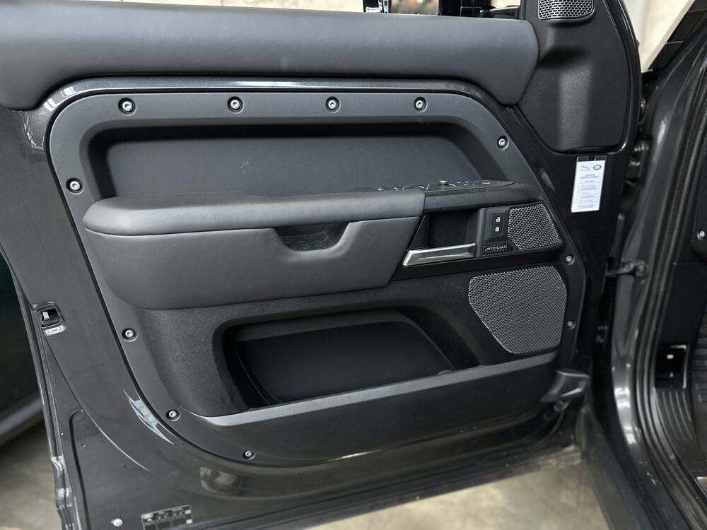 Land Rover Defender 5.0 P525 110 V8 Carpathian Edition 525pk 2022, P-086-PS