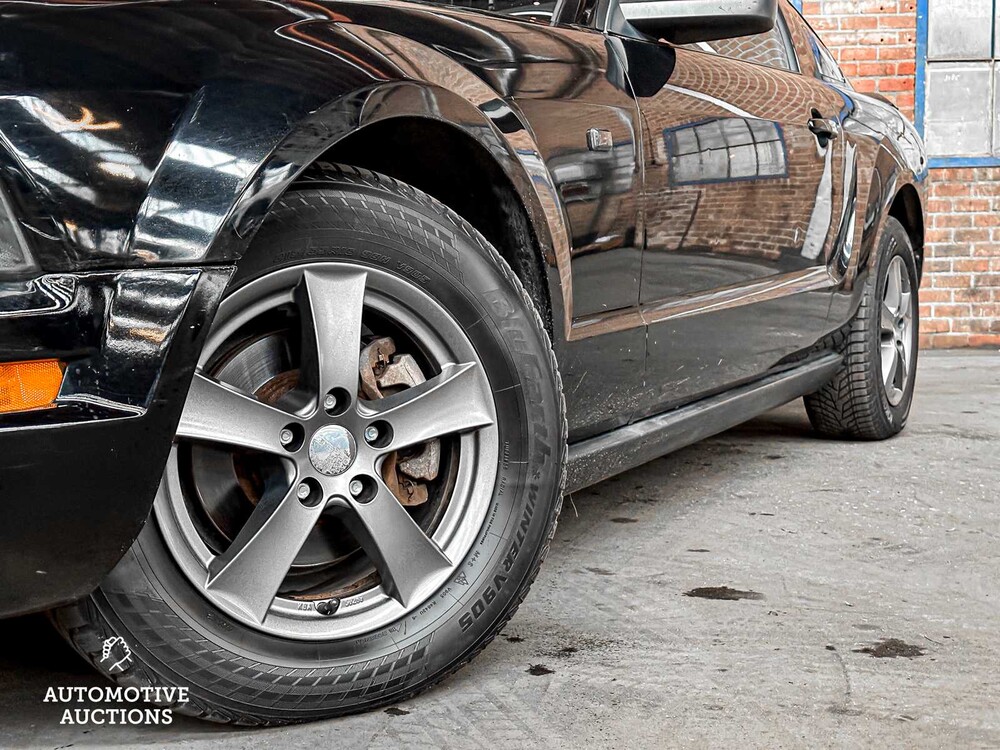 Ford Mustang Coupe 4.0 V6 209hp 2006 