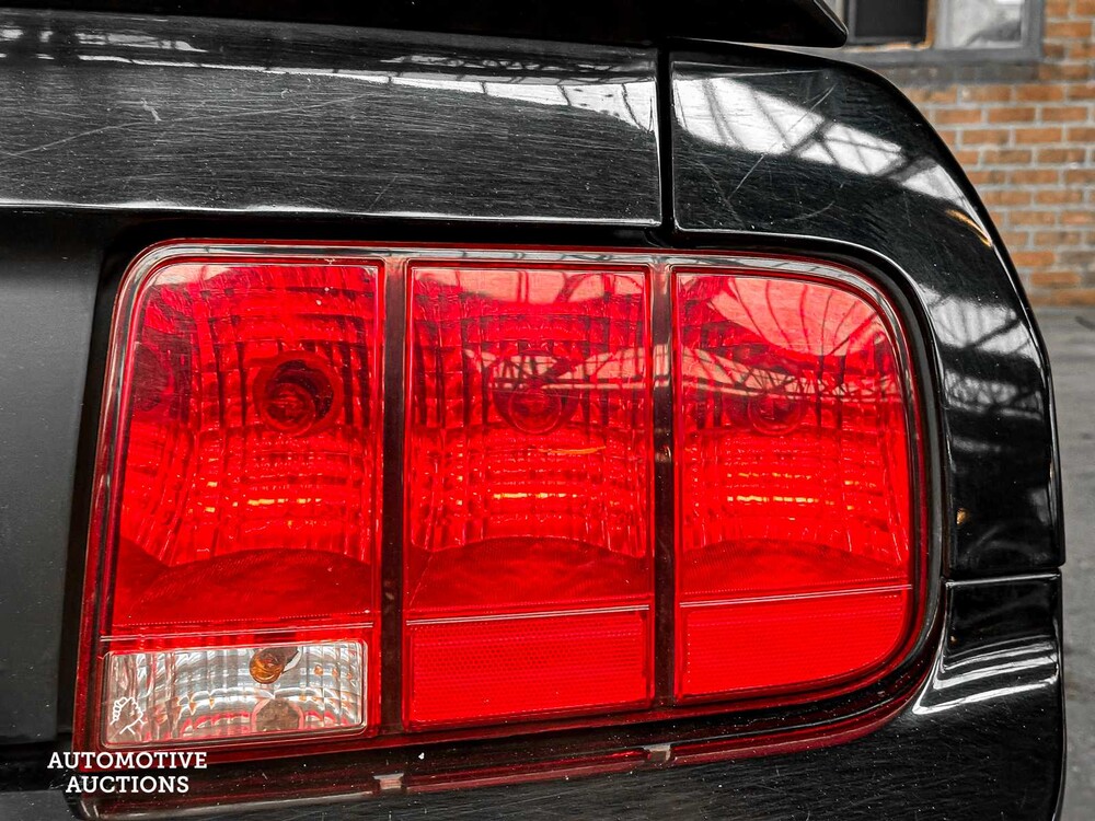 Ford Mustang Coupe 4.0 V6 209hp 2006 