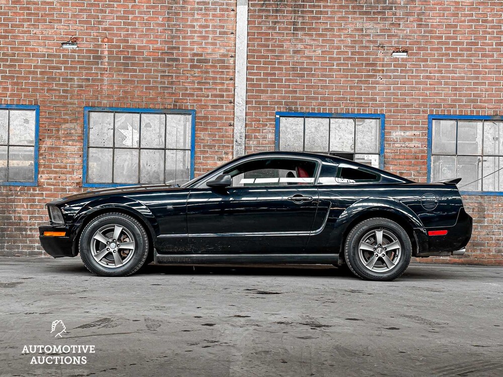 Ford Mustang Coupe 4.0 V6 209hp 2006 