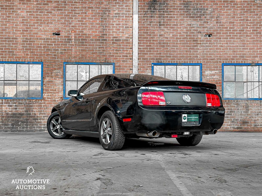 Ford Mustang Coupe 4.0 V6 209hp 2006 