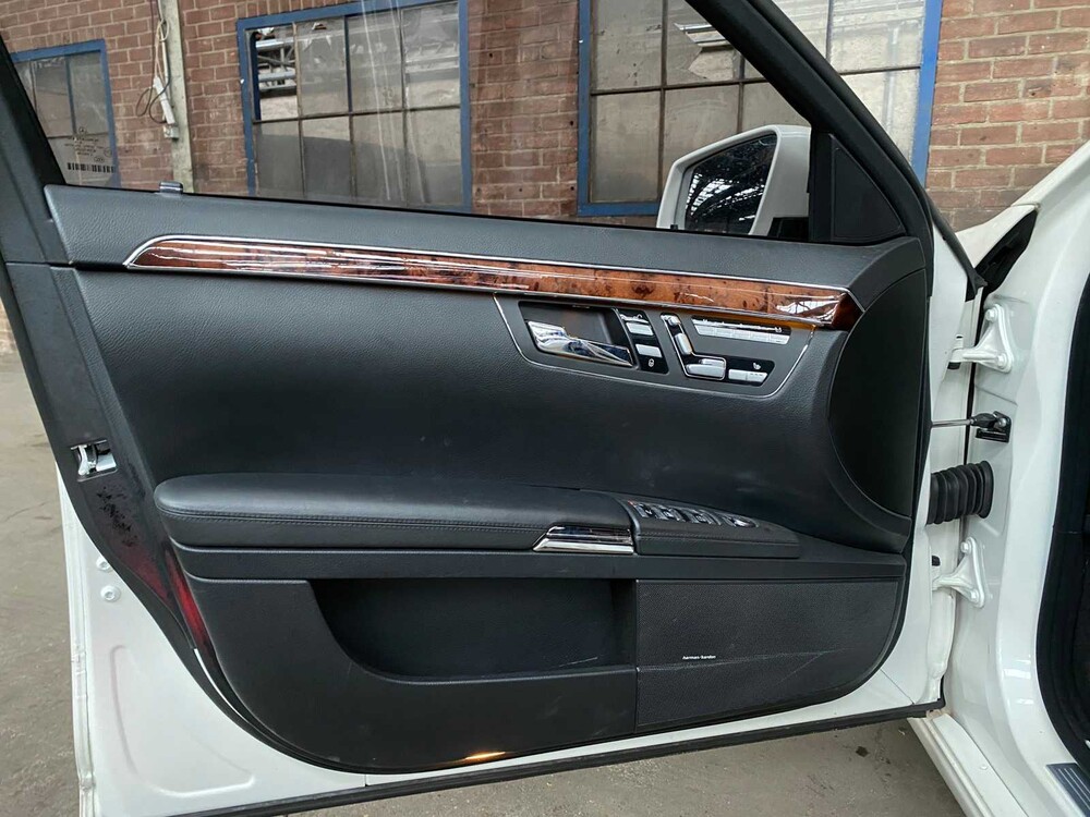 Mercedes-Benz S500 5.5 V8 S-Class 388hp 2005 -Youngtimer-