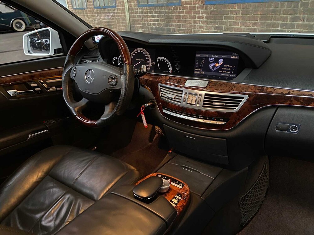 Mercedes-Benz S500 5.5 V8 S-Class 388hp 2005 -Youngtimer-