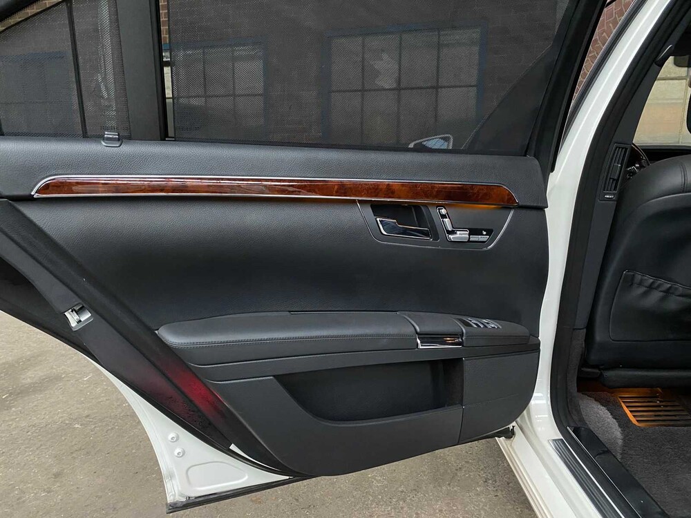 Mercedes-Benz S500 5.5 V8 S-Class 388hp 2005 -Youngtimer-