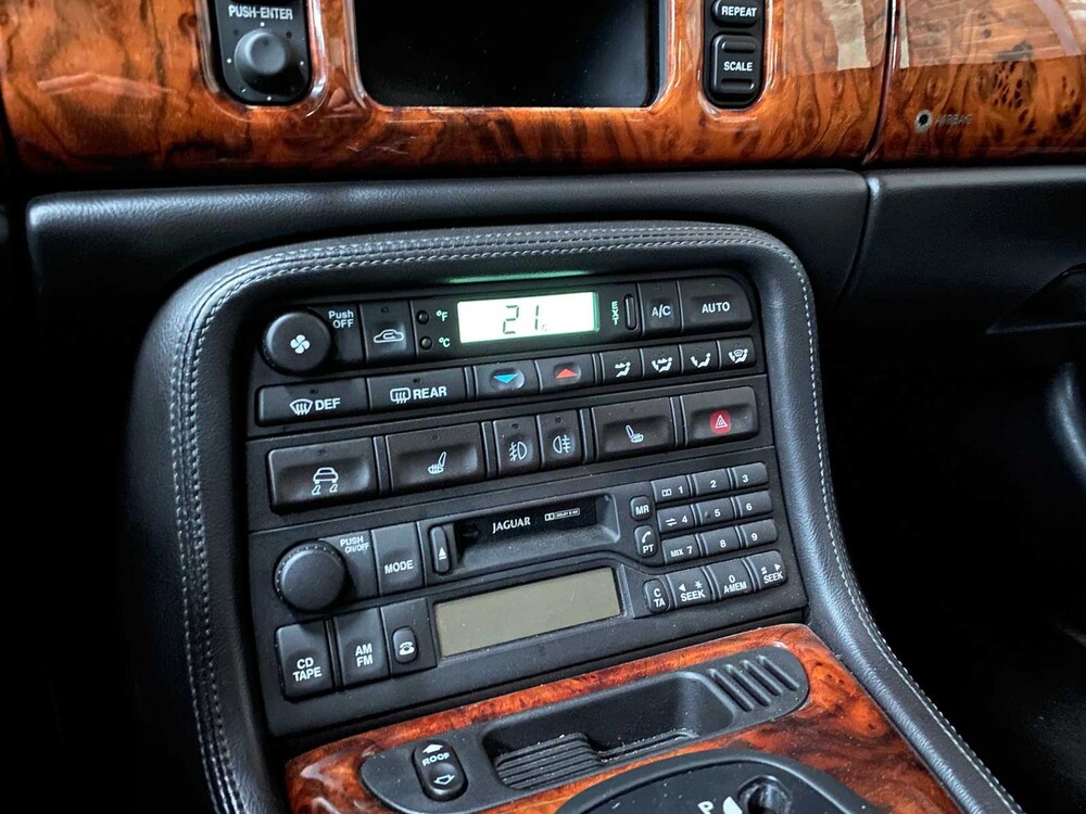 Jaguar XKR 4.2 V8 Convertible 396hp 2003, R-281-XP