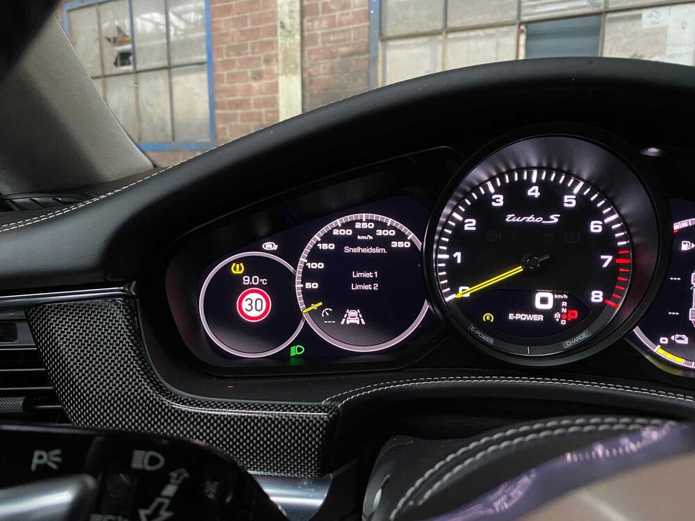 Porsche Panamera Sport Turismo Turbo S E-Hybrid 4.0 V8 680pk 2018, H-902-PP