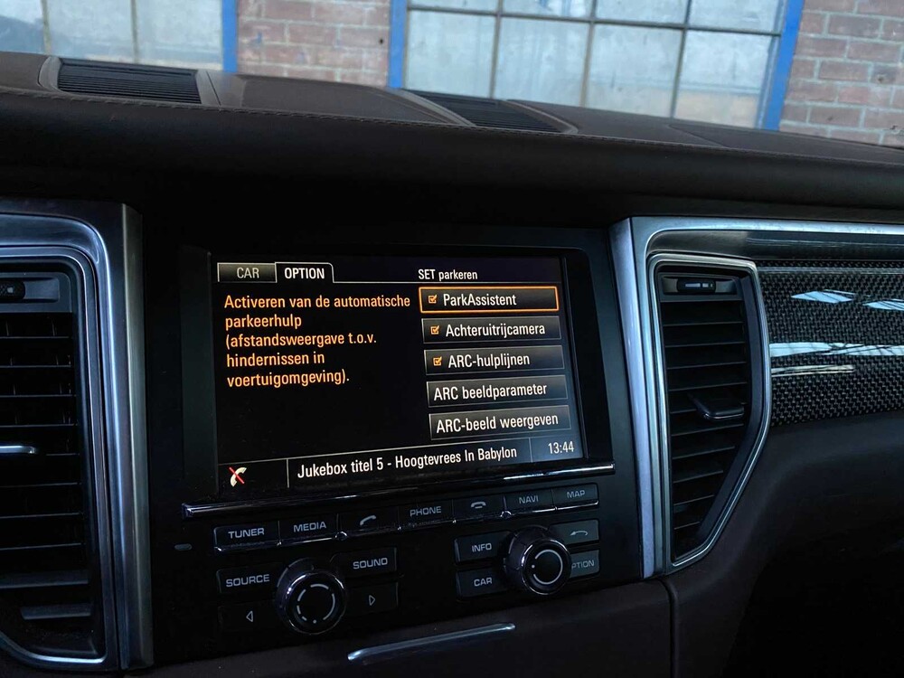 Porsche Macan Turbo 3.6 V6 -CARBON- 400hp 2015 ORIG-GB, 5-ZHF-03