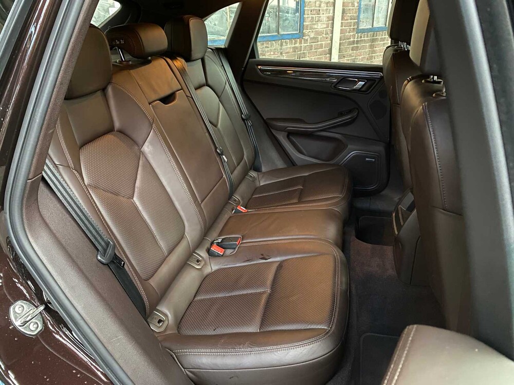 Porsche Macan Turbo 3.6 V6 -CARBON- 400hp 2015 ORIG-GB, 5-ZHF-03