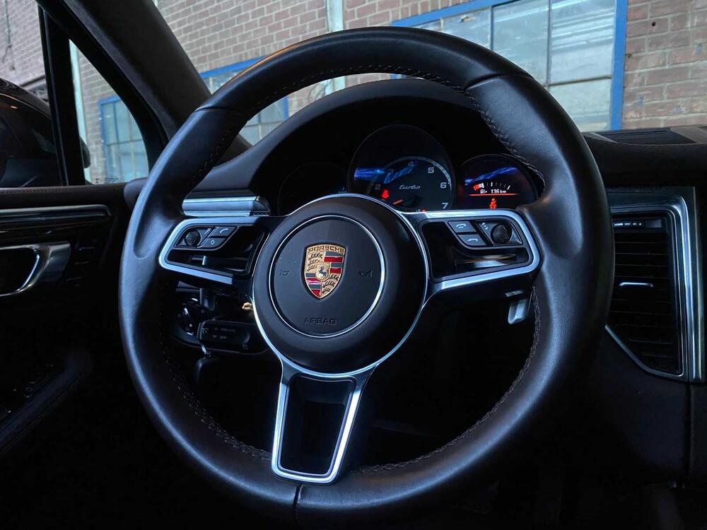 Porsche Macan Turbo 3.6 V6 -CARBON- 400hp 2015 ORIG-GB, 5-ZHF-03