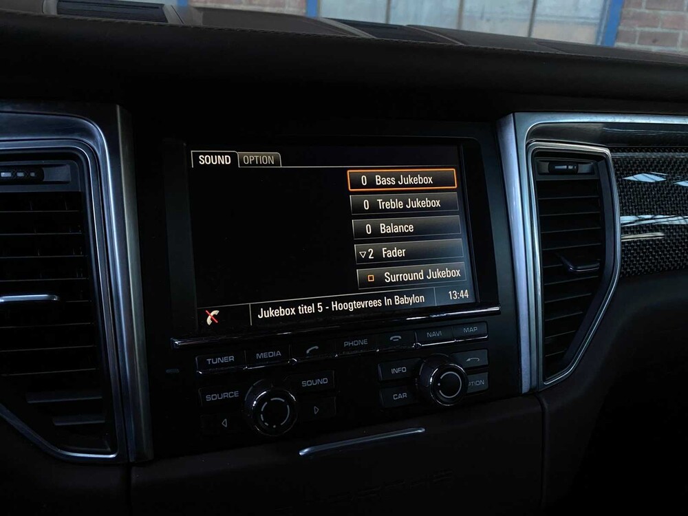 Porsche Macan Turbo 3.6 V6 -CARBON- 400hp 2015 ORIG-GB, 5-ZHF-03