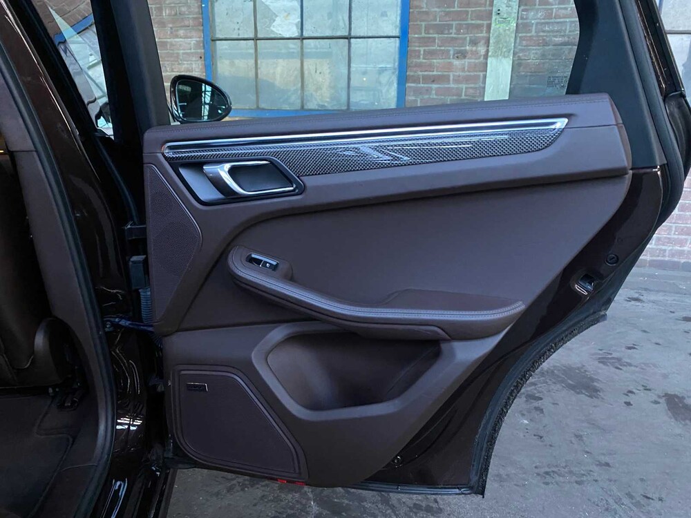 Porsche Macan Turbo 3.6 V6 -CARBON- 400hp 2015 ORIG-GB, 5-ZHF-03