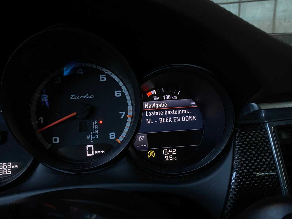 Porsche Macan Turbo 3.6 V6 -CARBON- 400hp 2015 ORIG-GB, 5-ZHF-03