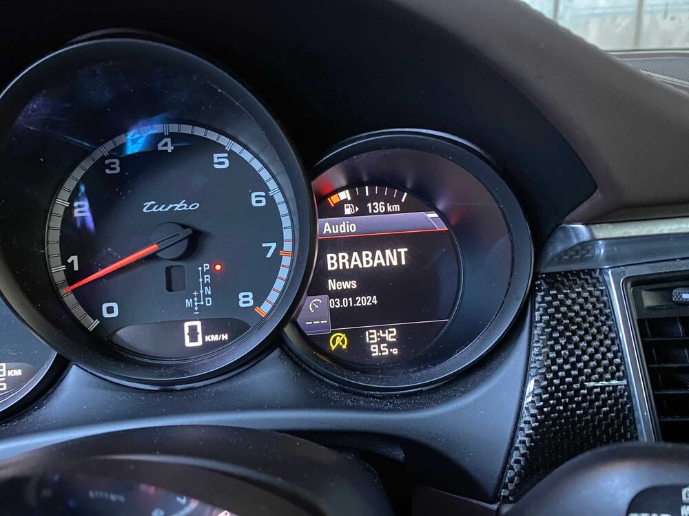 Porsche Macan Turbo 3.6 V6 -CARBON- 400hp 2015 ORIG-GB, 5-ZHF-03