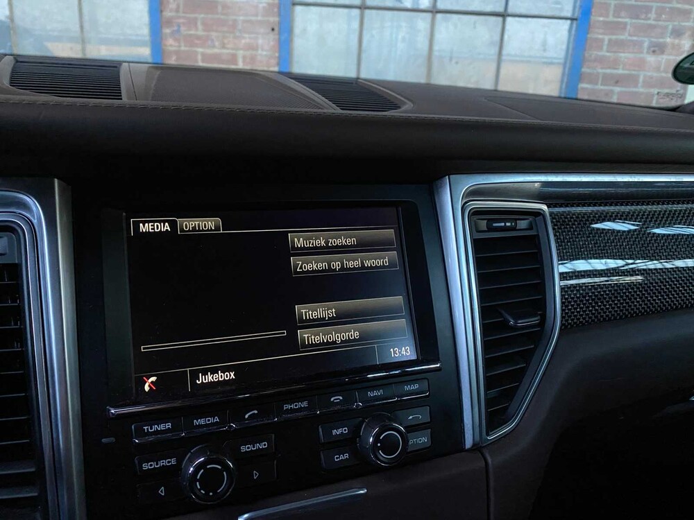 Porsche Macan Turbo 3.6 V6 -CARBON- 400hp 2015 ORIG-GB, 5-ZHF-03