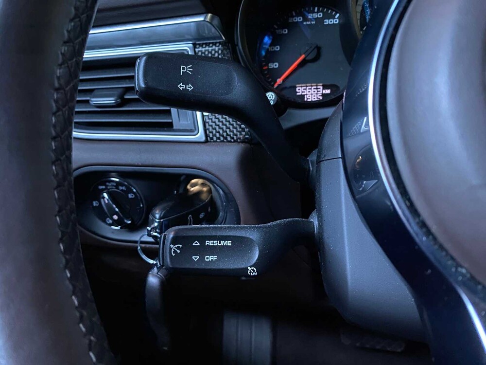 Porsche Macan Turbo 3.6 V6 -CARBON- 400hp 2015 ORIG-GB, 5-ZHF-03