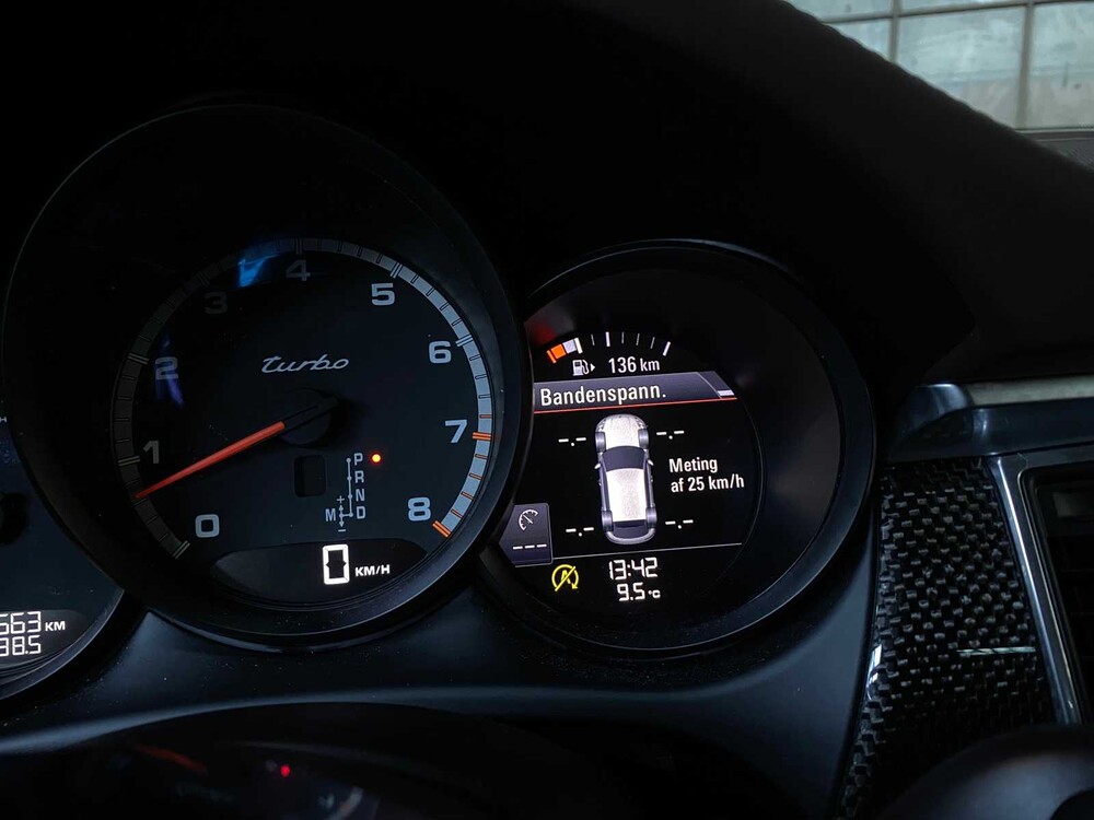 Porsche Macan Turbo 3.6 V6 -CARBON- 400hp 2015 ORIG-GB, 5-ZHF-03