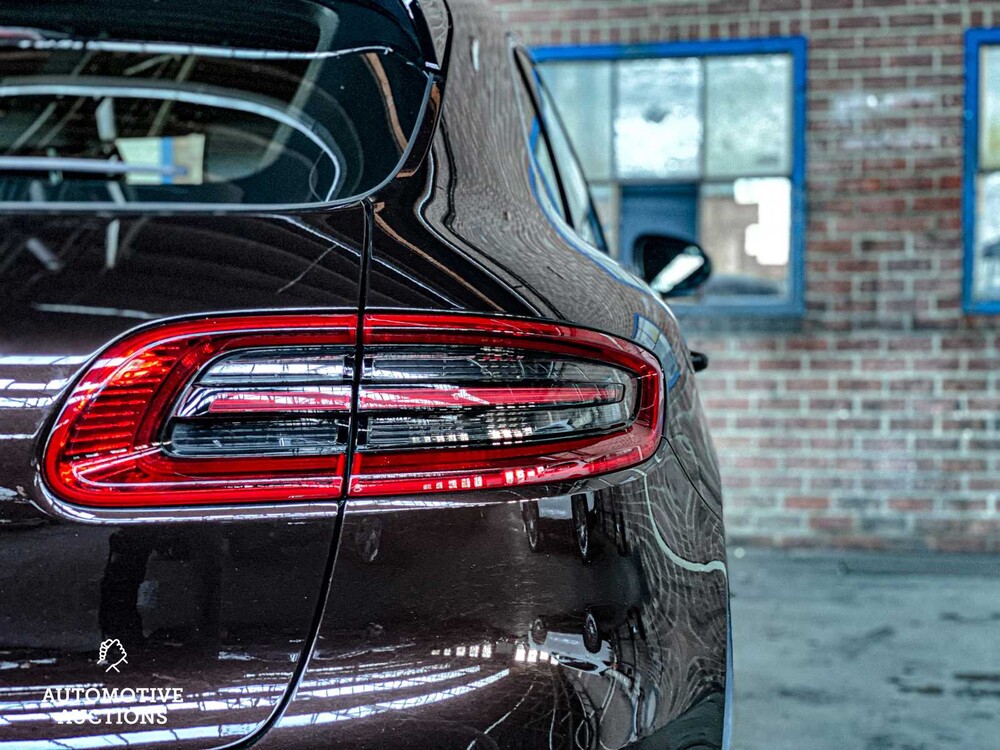 Porsche Macan Turbo 3.6 V6 -CARBON- 400hp 2015 ORIG-GB, 5-ZHF-03