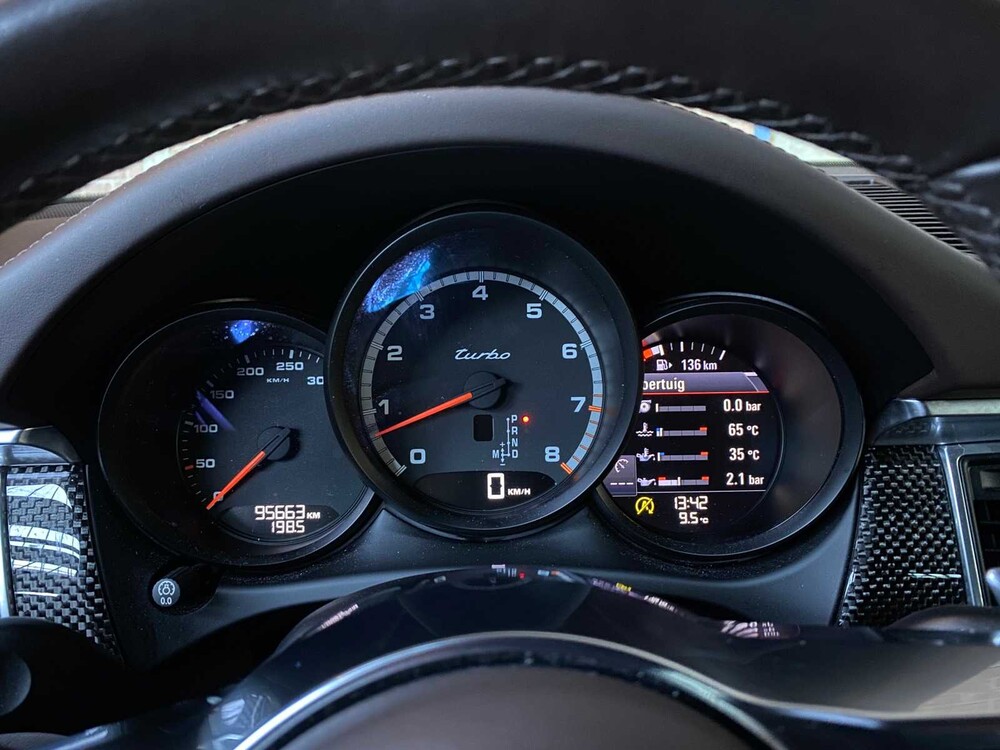 Porsche Macan Turbo 3.6 V6 -CARBON- 400hp 2015 ORIG-GB, 5-ZHF-03