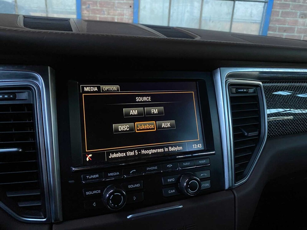 Porsche Macan Turbo 3.6 V6 -CARBON- 400hp 2015 ORIG-GB, 5-ZHF-03