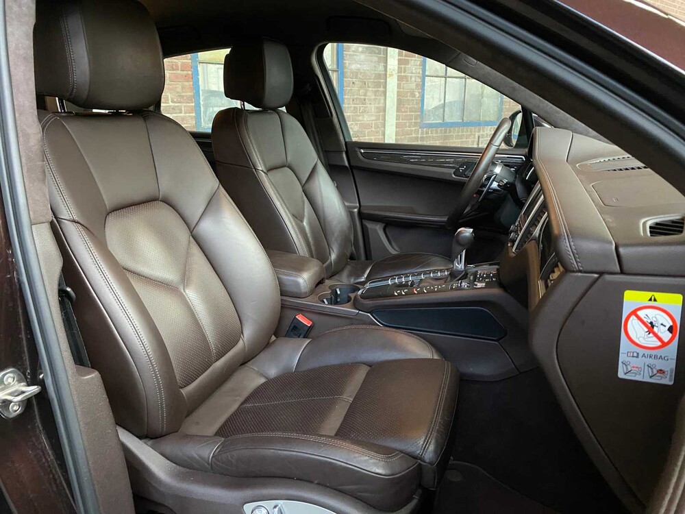 Porsche Macan Turbo 3.6 V6 -CARBON- 400hp 2015 ORIG-GB, 5-ZHF-03