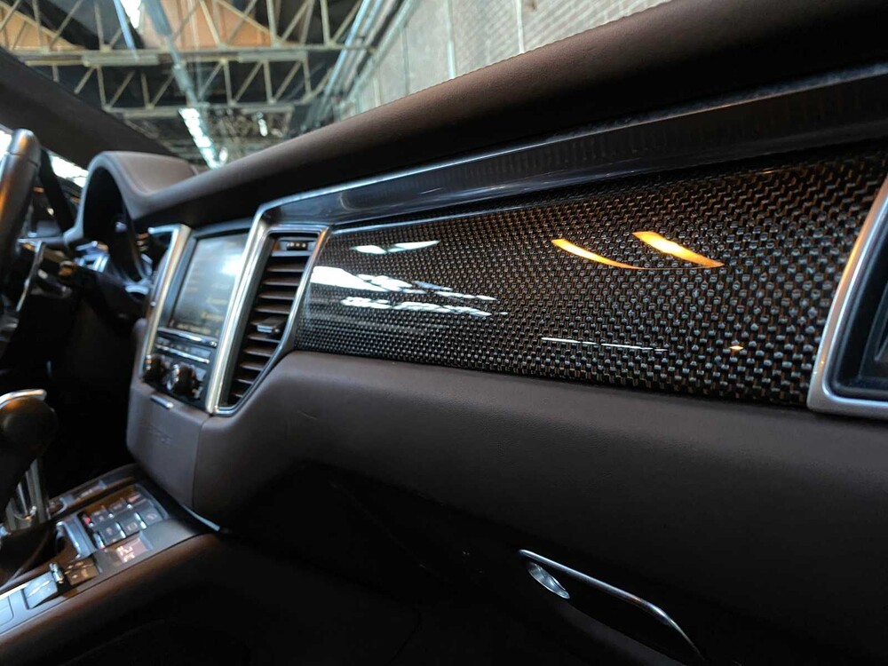 Porsche Macan Turbo 3.6 V6 -CARBON- 400hp 2015 ORIG-GB, 5-ZHF-03