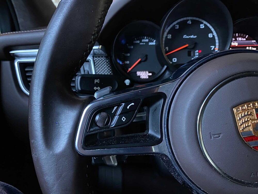 Porsche Macan Turbo 3.6 V6 -CARBON- 400hp 2015 ORIG-GB, 5-ZHF-03