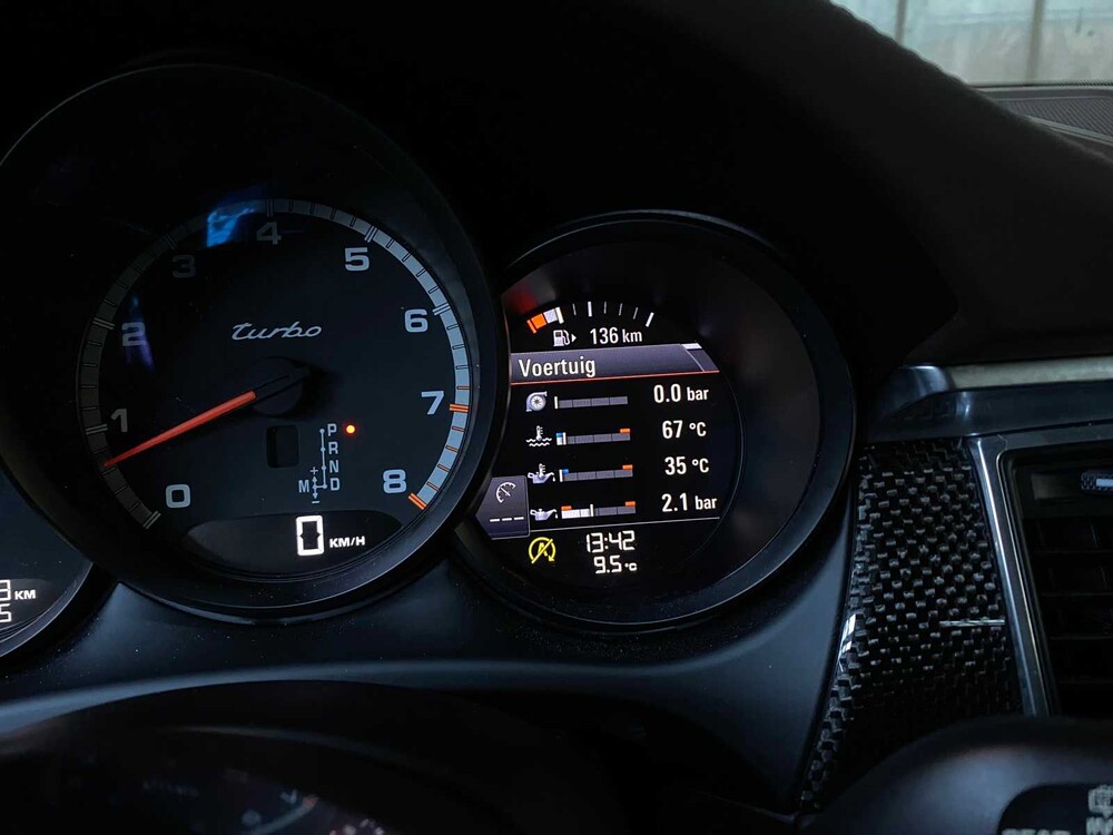 Porsche Macan Turbo 3.6 V6 -CARBON- 400hp 2015 ORIG-GB, 5-ZHF-03