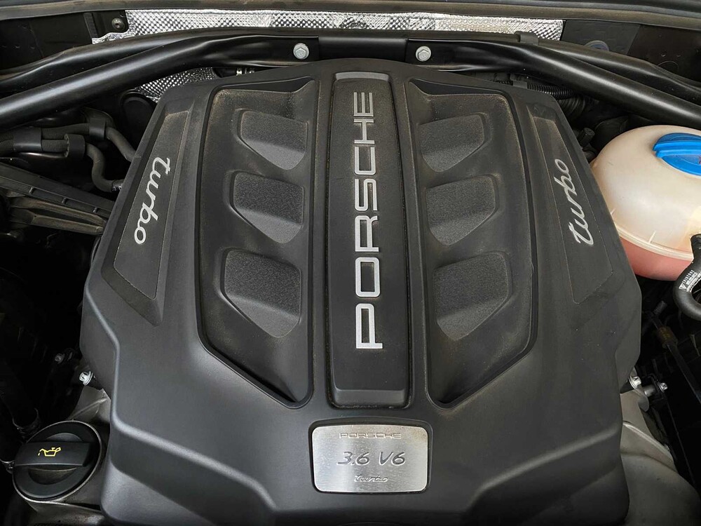 Porsche Macan Turbo 3.6 V6 -CARBON- 400hp 2015 ORIG-GB, 5-ZHF-03