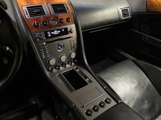 Aston Martin DB9 5.9 V12 Touchtronic 457pk 2006 -Orig. NL-, 71-SH-KN -Youngtimer-