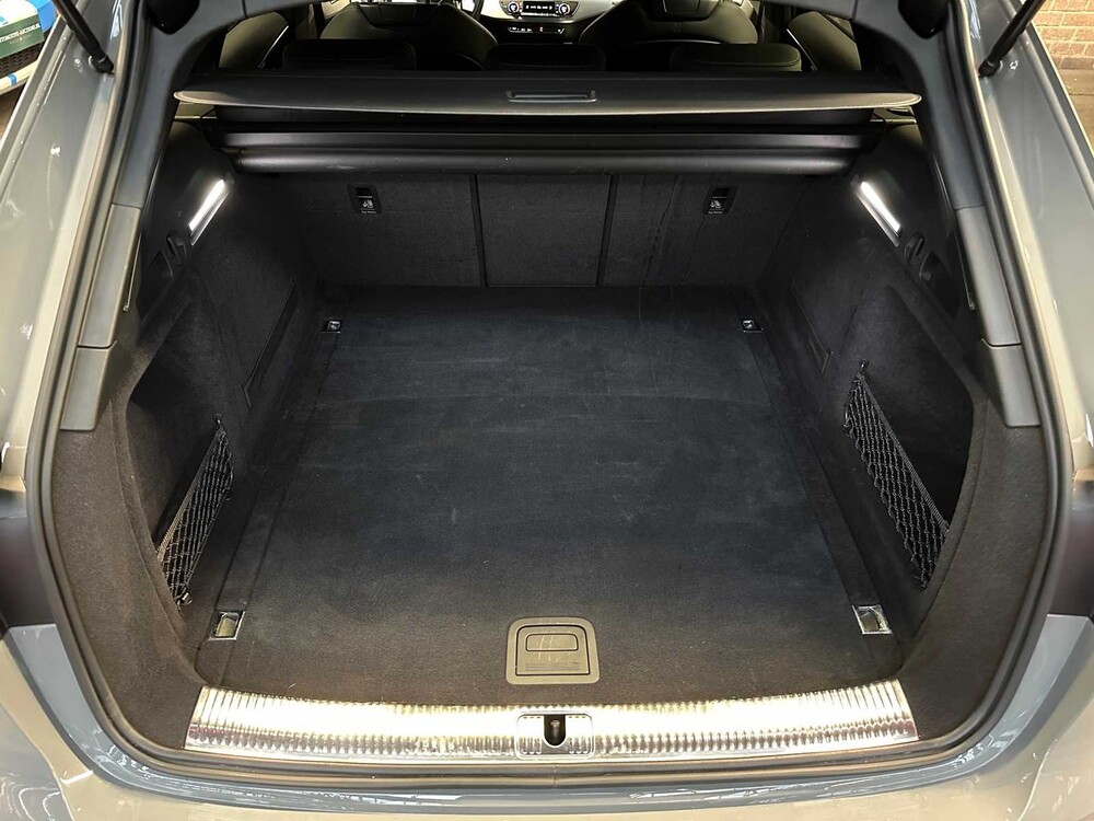 Audi A4 Avant 45 TFSI Quattro Business Edition 265pk 2020, P-565-LT